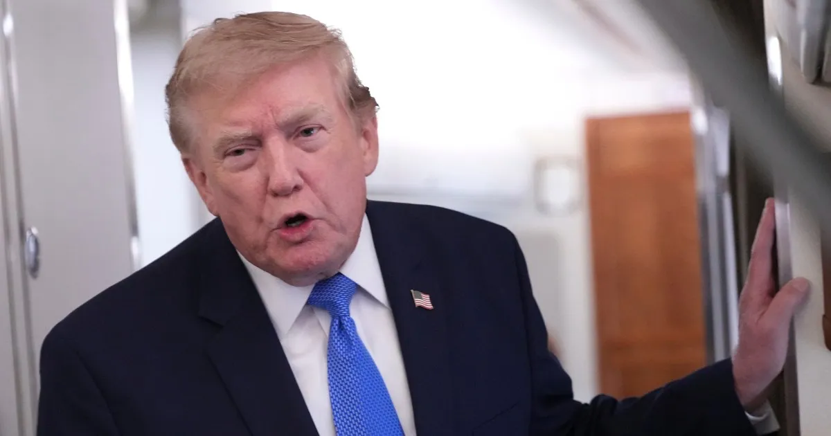 Presiden Amerika Serikat Donald Trump saat memberikan keterangan pers terkait perkembangan situasi konflik dan rencana perundingan baru dengan Iran di Washington DC.