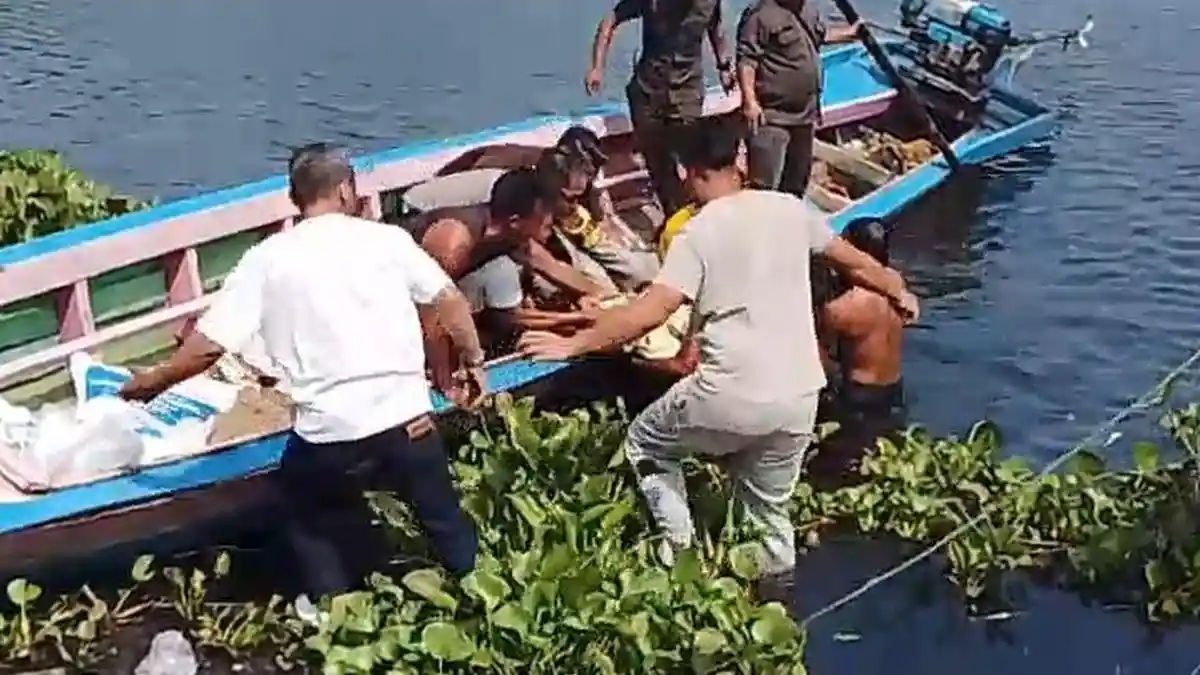 Suasana area sekitar tanggul Waduk Jatiluhur di Purwakarta tempat ditemukannya satpam tewas terborgol.